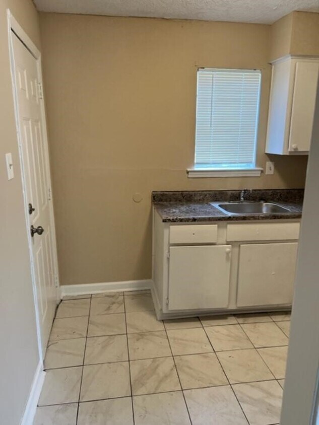 2406 Talonwood Dr Unit 319, West Memphis, AR 72301 Room for Rent in