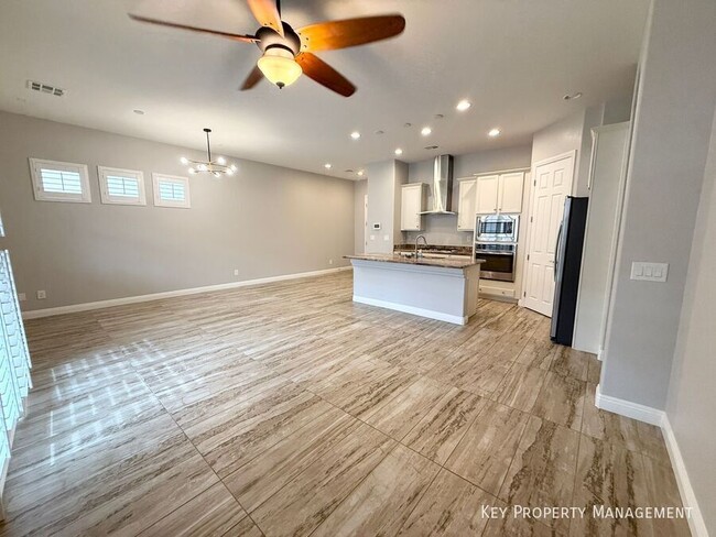 Building Photo - 81 Einstein Ridge Way