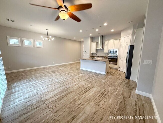 Foto del edificio - 81 Einstein Ridge Way