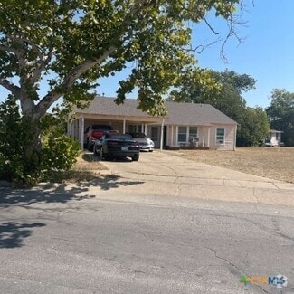 Building Photo - 810 Stetson Ave