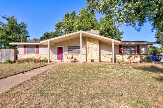 Building Photo - 3 Bed 1 Bath in Bethany!