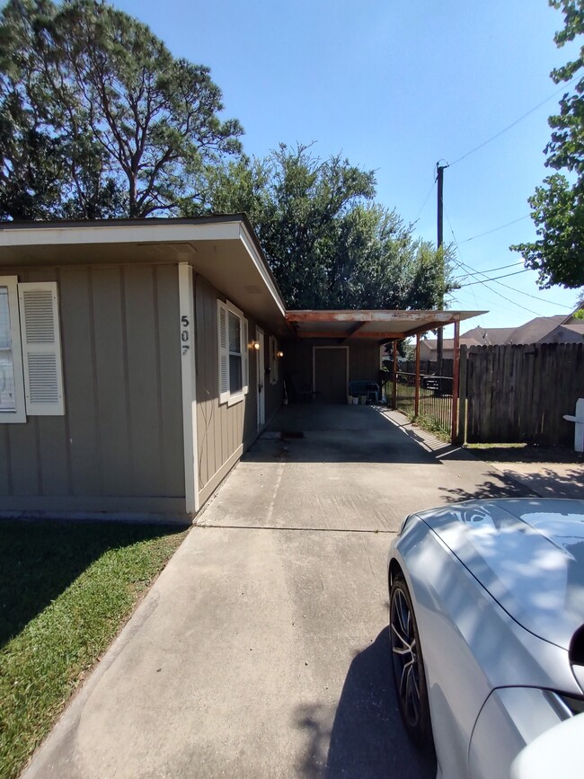 Building Photo - 507 Nederland Ave