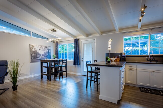 Dining Area - 213 Velvetlake Dr