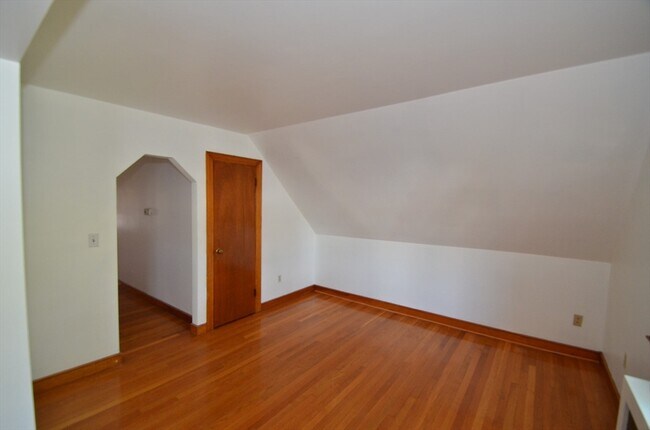 Building Photo - 47 Mt Vernon St