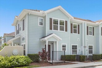 Building Photo - 5368 Diplomat Ct