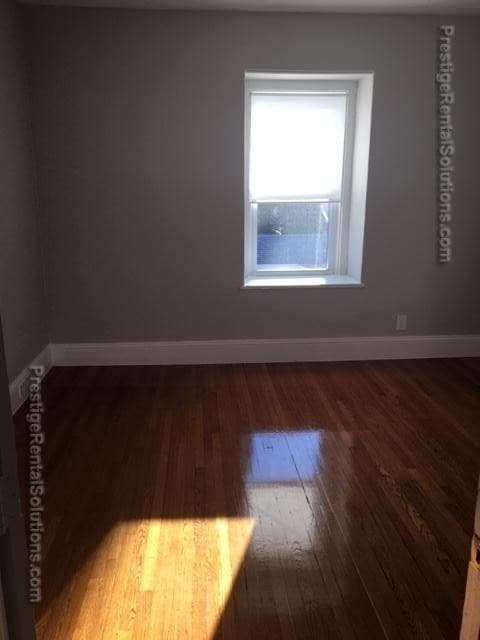 Building Photo - 172 Bigelow St