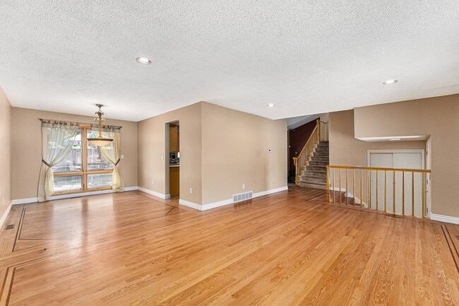 Foto del edificio - Spacious 4 bedroom home in the heart of Virginia Village!