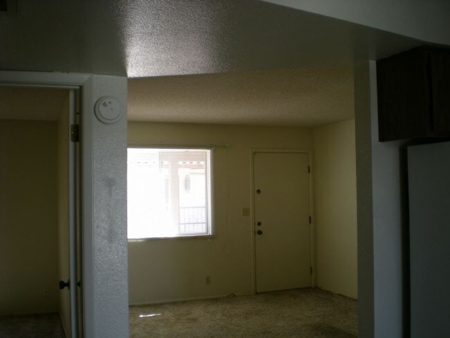 Foto del edificio - 5928 E Albany St