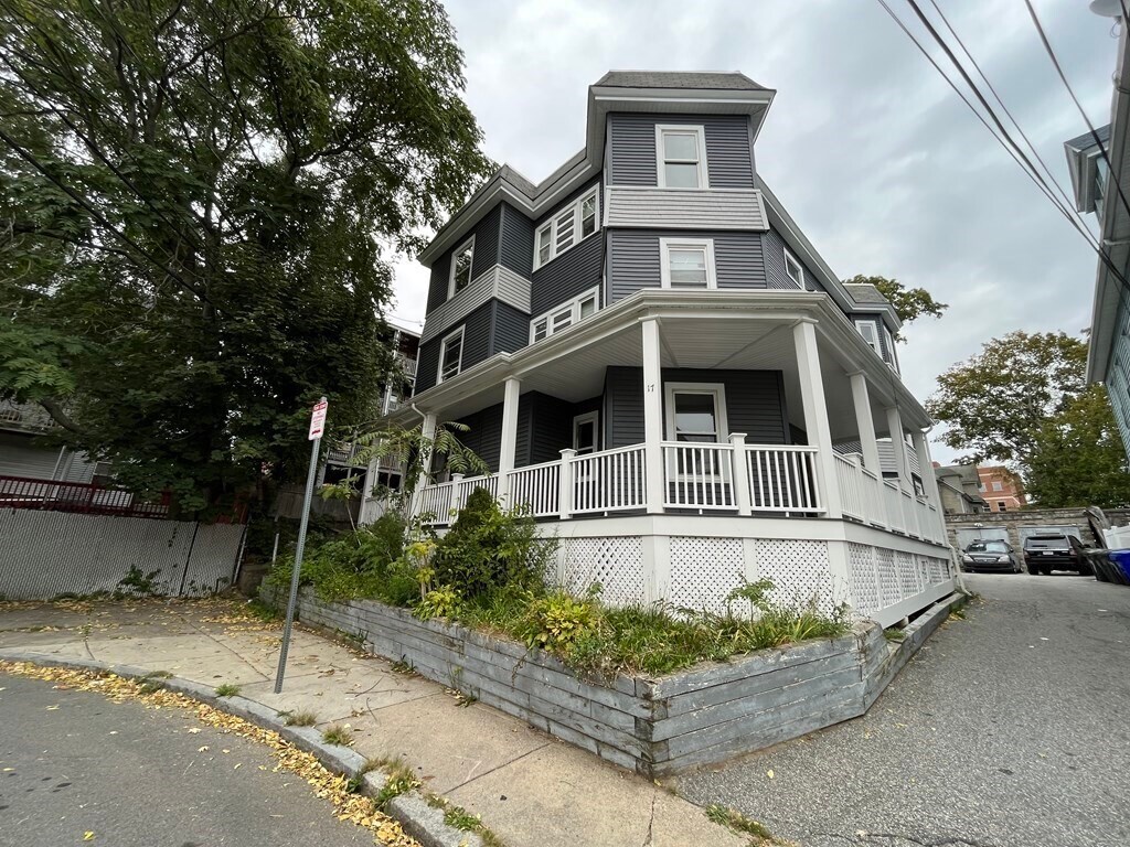 Primary Photo - 17 Corwin St
