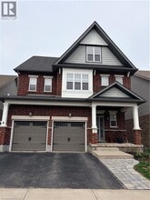 Building Photo - 71 Janine St