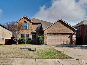 Building Photo - 2832 Torreya Dr