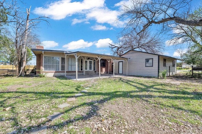 Building Photo - AVAILABLE NOW; APPLY AT OUR WEBSITE TODAY!! (SECTION 8 ACCEPTED)