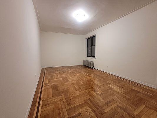 Foto del edificio - 2 bedroom in BRONX NY 10453