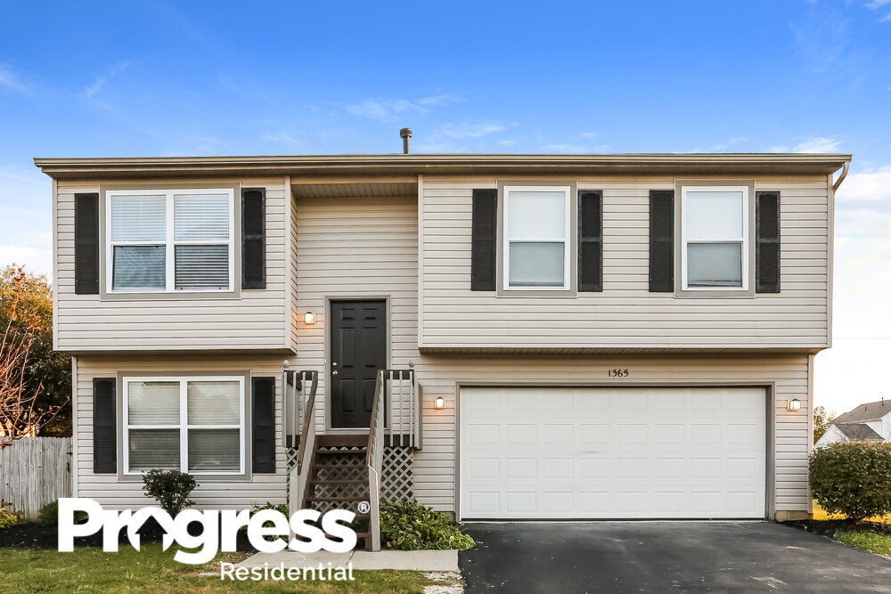 1365 Randan Dr, Columbus, OH 43207 House for Rent in Columbus, OH