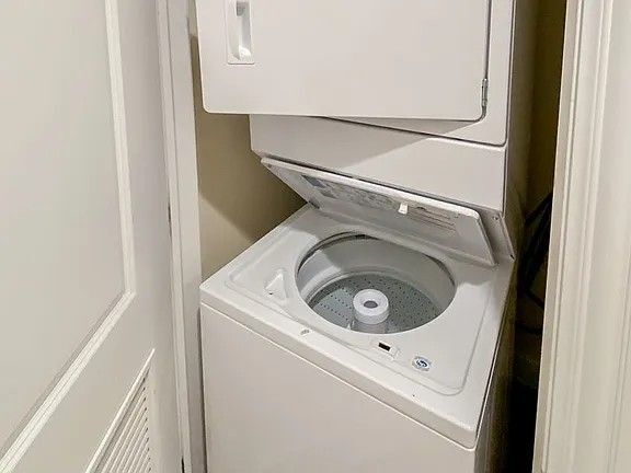 Foto del edificio - 3229 N Kenmore Ave