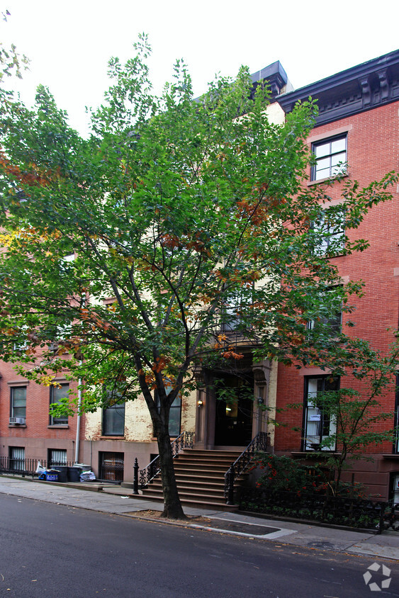 Building Photo - 84 State St
