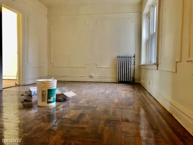 Foto del edificio - 190 Van Nostrand Ave