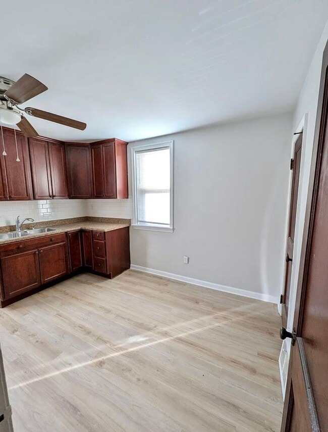 Foto del edificio - 914 Hellertown Rd