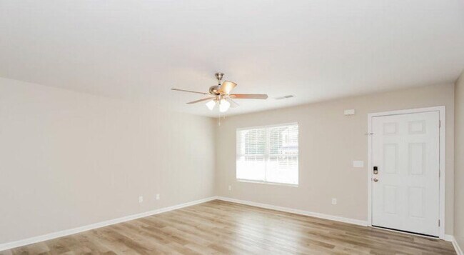 Foto del edificio - 505 Brady Dr