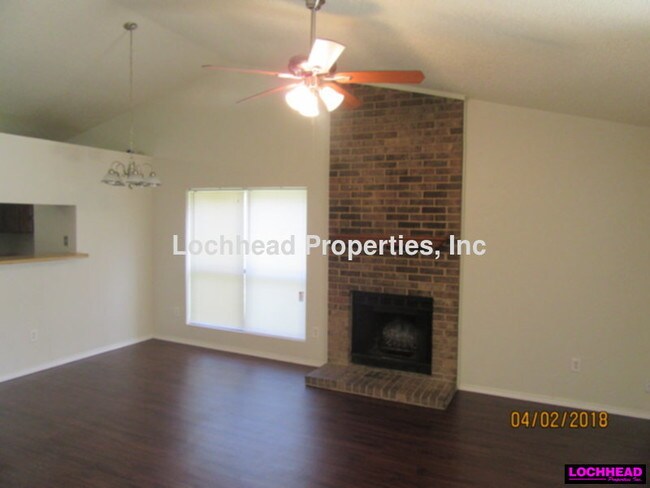 Building Photo - 821 Denmark Dr