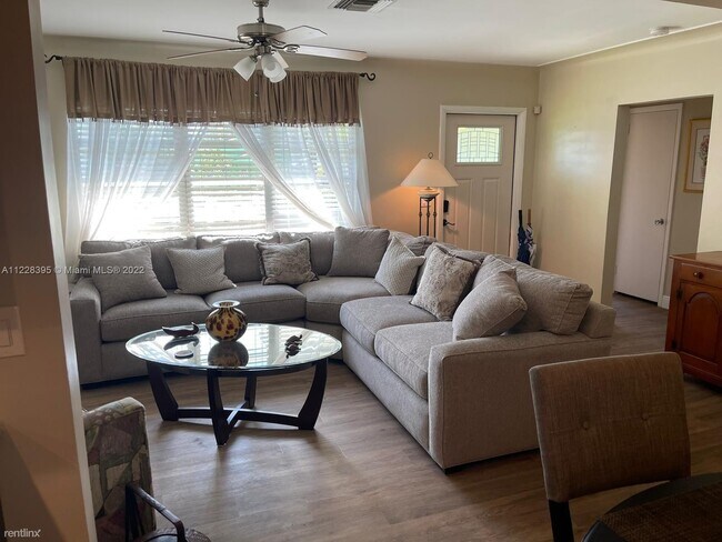 Building Photo - 4 br, 1 bath House - 419 S C Street A, Lak...