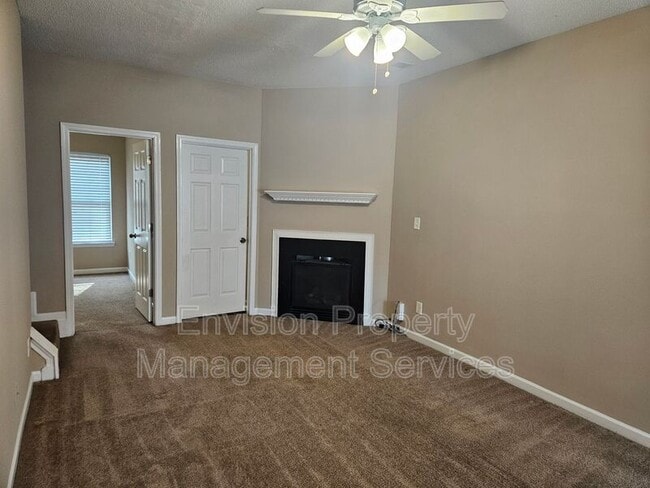 Foto del edificio - 2318 Hackamore Dr