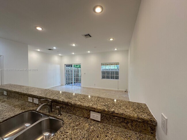 Foto del edificio - 2307 Washington St
