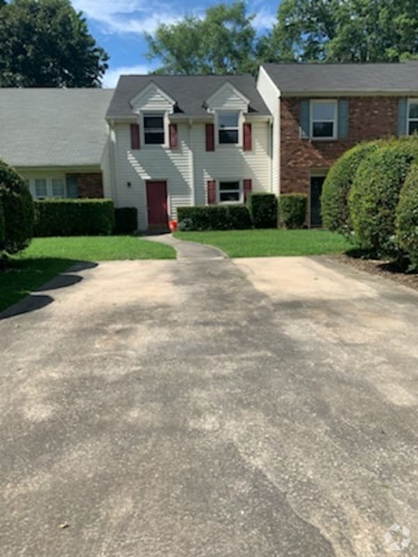 Building Photo - 415 Patrick Henry Ct