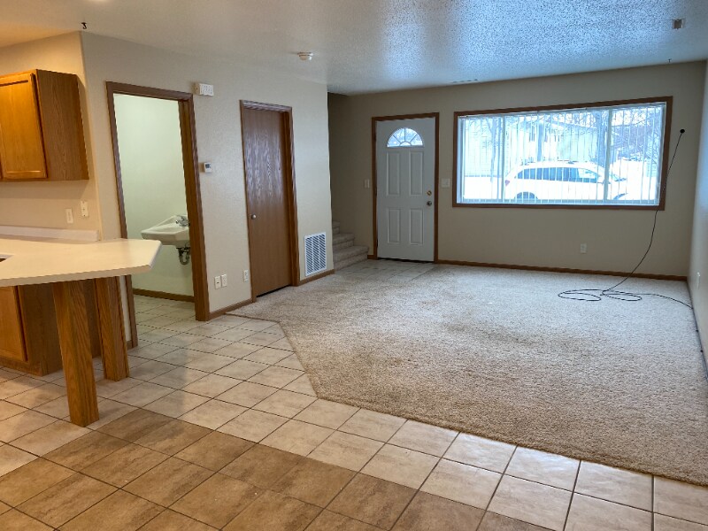Foto principal - 524 10th Ave SE