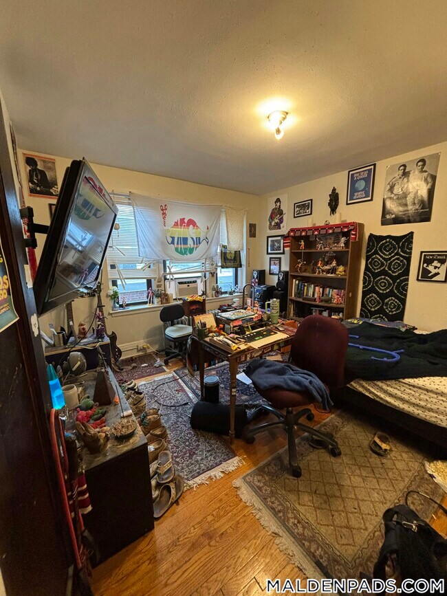 Foto del edificio - 349 Pleasant St