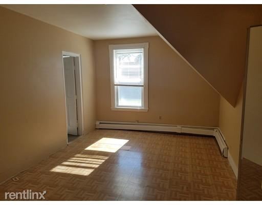 Building Photo - 15 Bicknell St