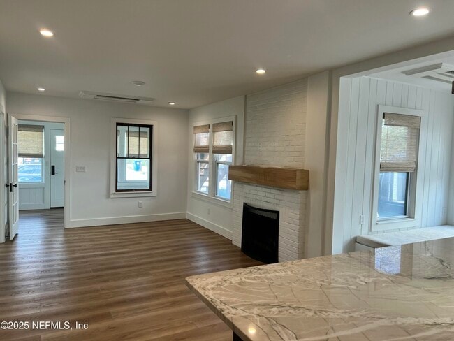 Building Photo - 201 Hopkins St