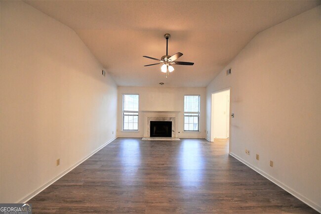 Foto del edificio - 815 Bedford Park