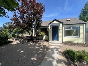 Building Photo - 505 E 31st Ave