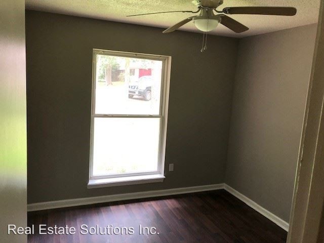 Foto del edificio - 3 br, 1 bath House - 1701 Shady Lane Dr