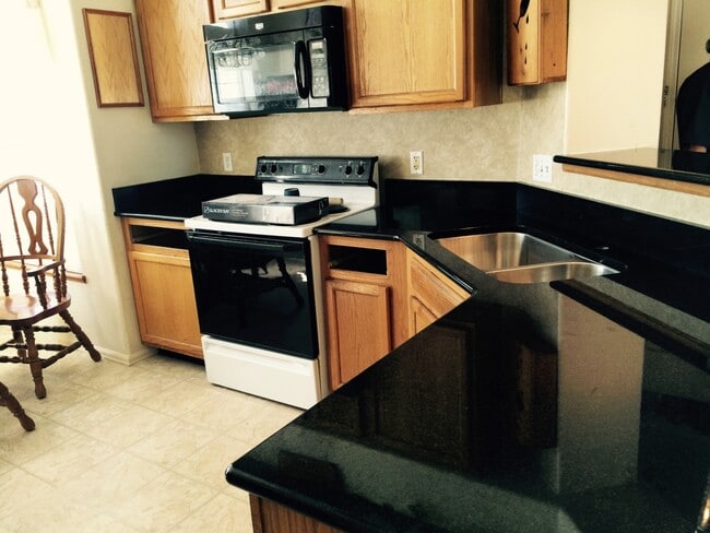 Foto del edificio - 1434 S Canoe Creek Dr