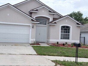 Building Photo - 805 Brayton Ln