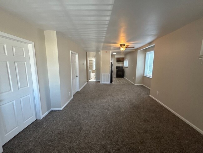 Building Photo - Freshly Renovated 3-Bedroom Home – Quality...
