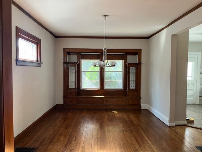 Building Photo - Charming 3-Bedroom Home in the Heart of Cl...