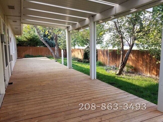 Foto del edificio - 2386 E Three Bars Dr