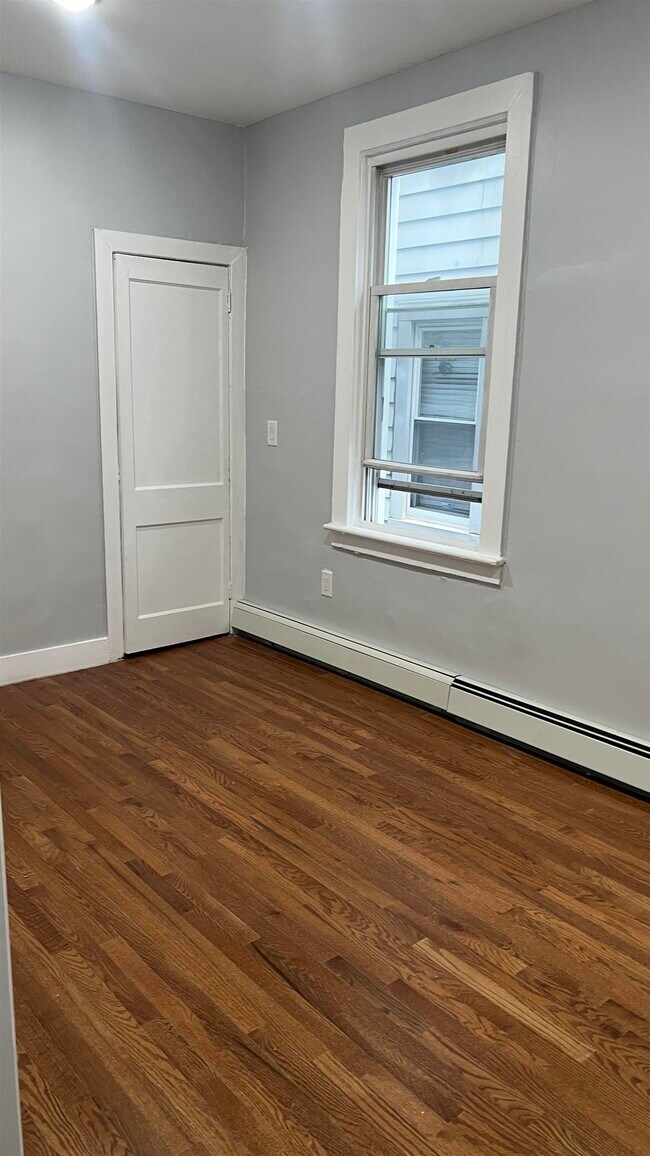 Foto del edificio - 312 Van Nostrand Ave