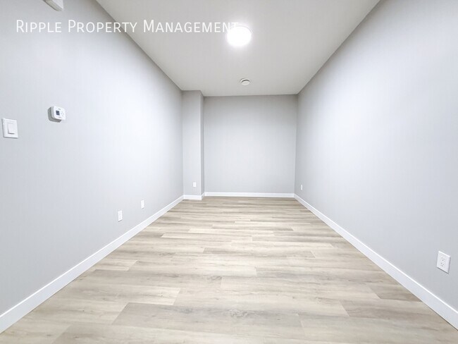 Building Photo - Modern 1 Beds, 1 Baths Basement/Lower | No...