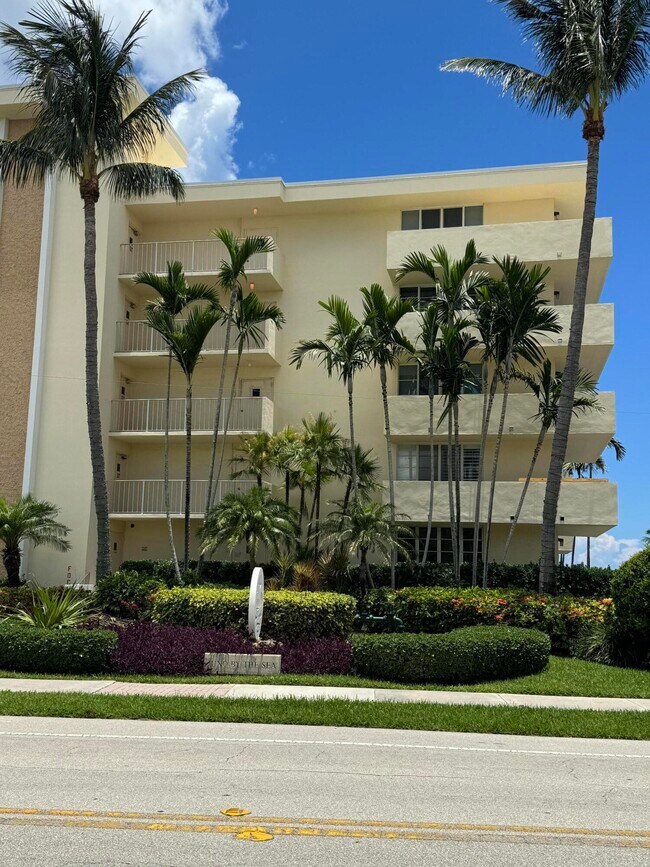 Building Photo - 630 Ocean Dr