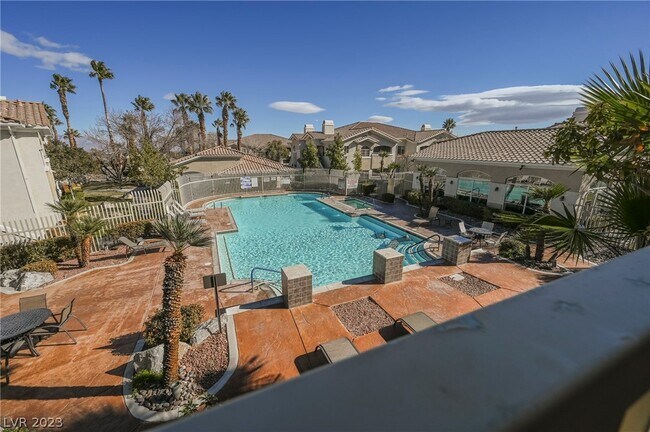 Foto del edificio - 1301 Red Gable Ln