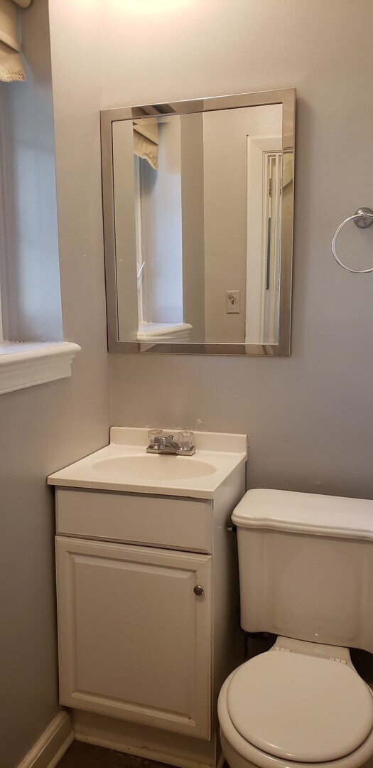 Foto del edificio - Spacious Tudor-style home in Woodridge DC convenient to Catholic U & Brookland Metro
