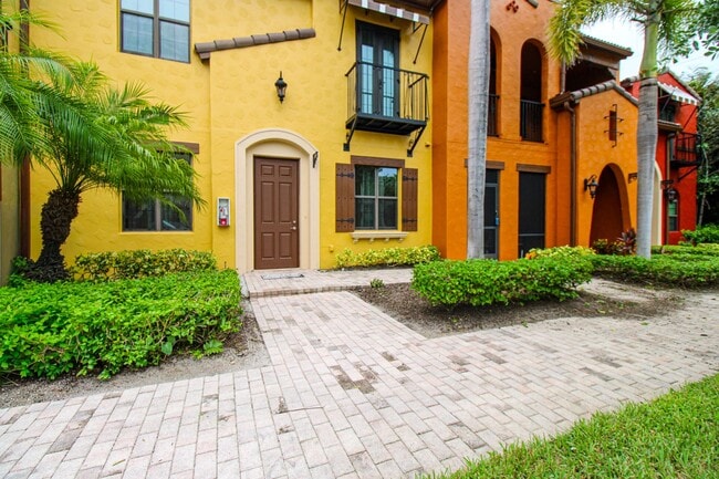 Building Photo - ** 2/2 FIRST FLOOR UNIT ** OLE' AT LELY RE...