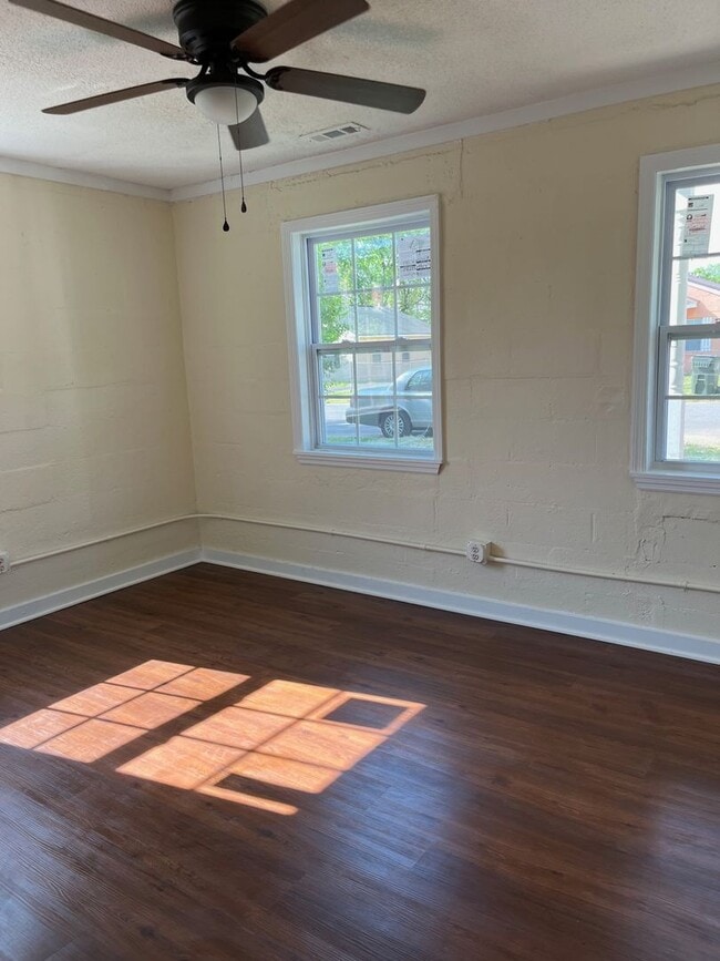 Photo - Renovated Cottage! House