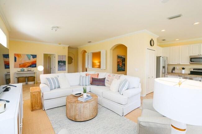 Foto del edificio - 2/2 BEAUTIFUL COACH HOME ** SPANISH WELLS ...