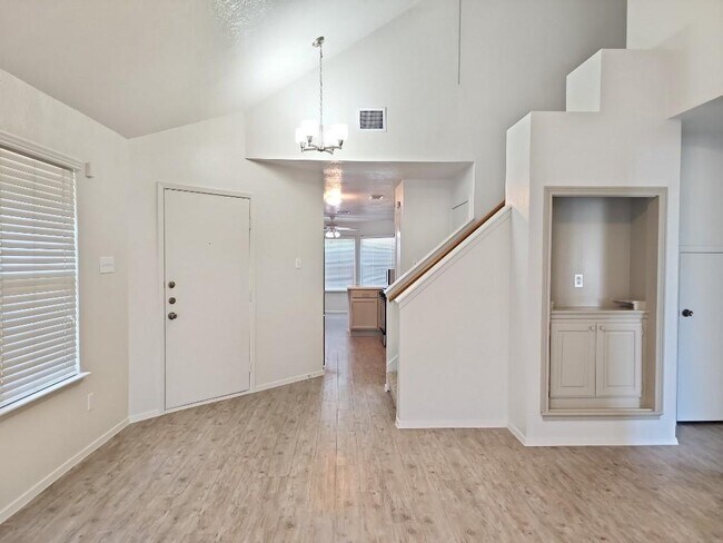 Building Photo - 16803 Village Oak Loop