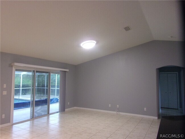 Foto del edificio - 4256 E Bennett St